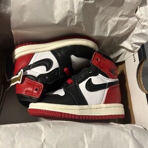 Jordan 1 Retro High OG (TD) - Black, White, Red Size 2C